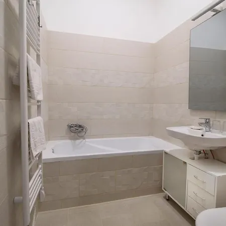 Szobi Malomkert Fogado Bed & Breakfast Szob