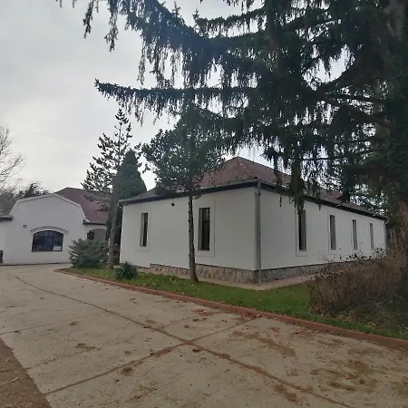 Szobi Malomkert Fogado Bed & Breakfast Szob