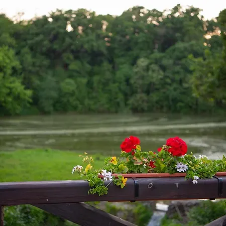 Szobi Malomkert Fogado Szob