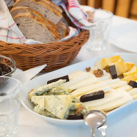 Szobi Malomkert Fogado 3*