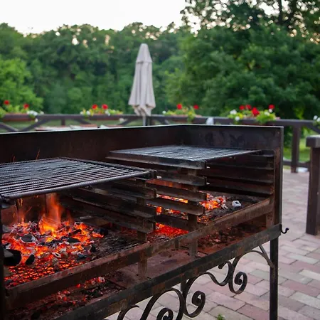 Szobi Malomkert Fogado 3*