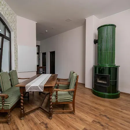 Szobi Malomkert Fogado Bed & Breakfast 3*