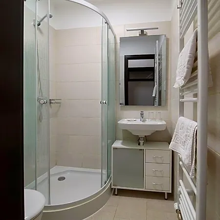 Szobi Malomkert Fogado Bed & Breakfast 3*