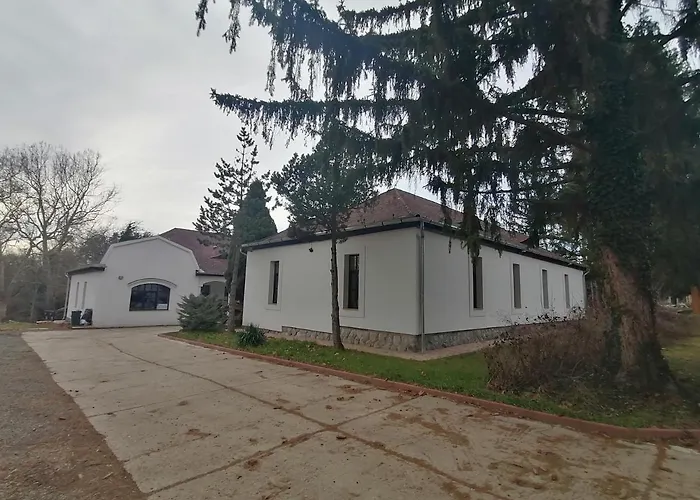 Szobi Malomkert Fogado B&B Szob